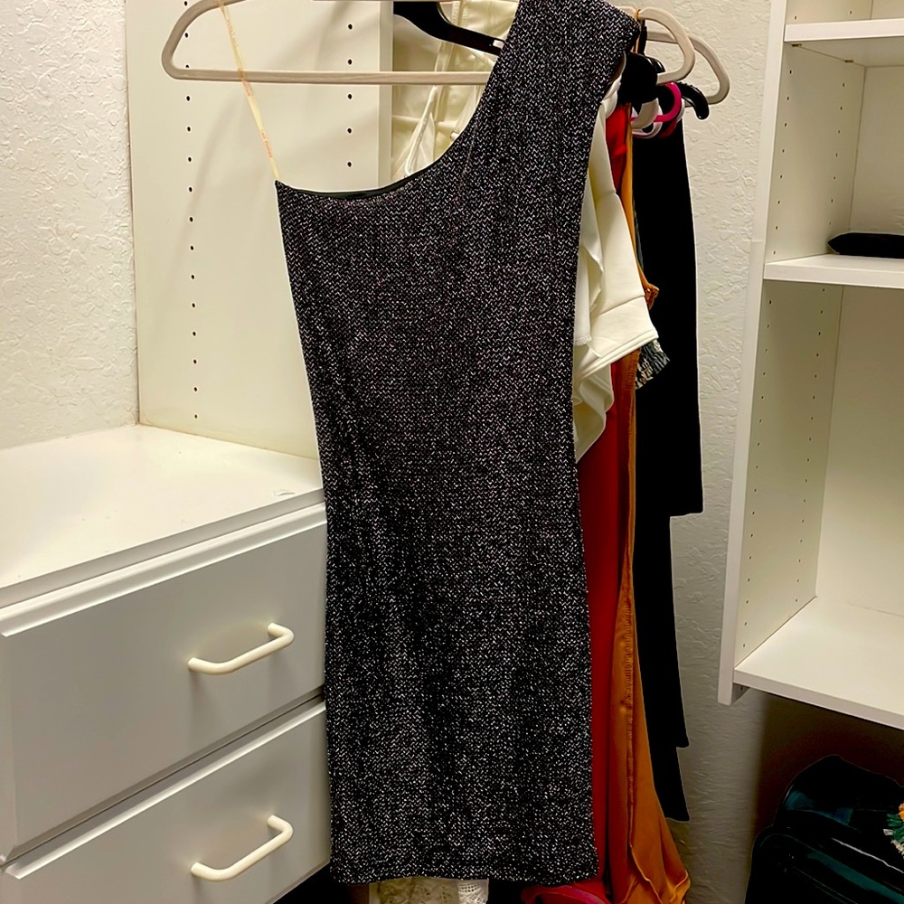 Silver and black shimmering dress (Size: Small)